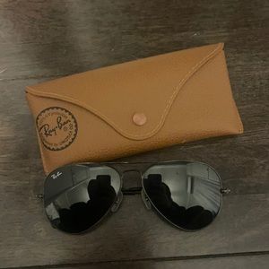 Ray-Ban Aviator Total Black Sunglasses; Size Large; Unisex; Minimal scratches